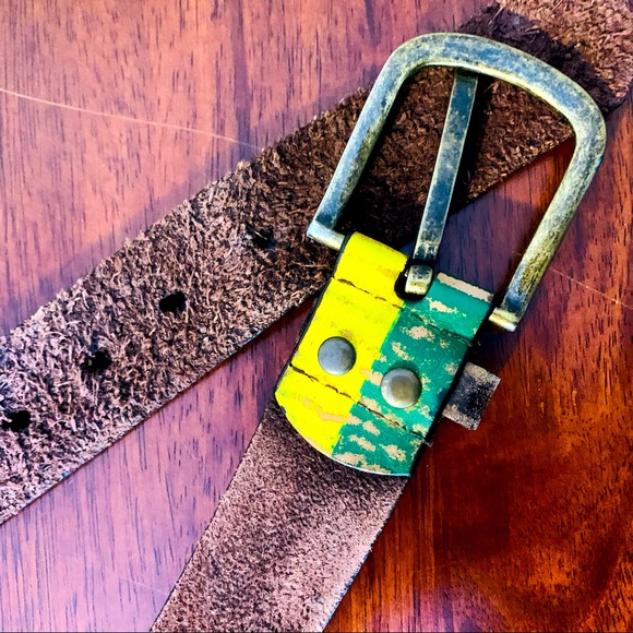 Obey Men’s Leather Belt, Distressed Yellow/Green Stripe, size 34 - Picture 5 of 5